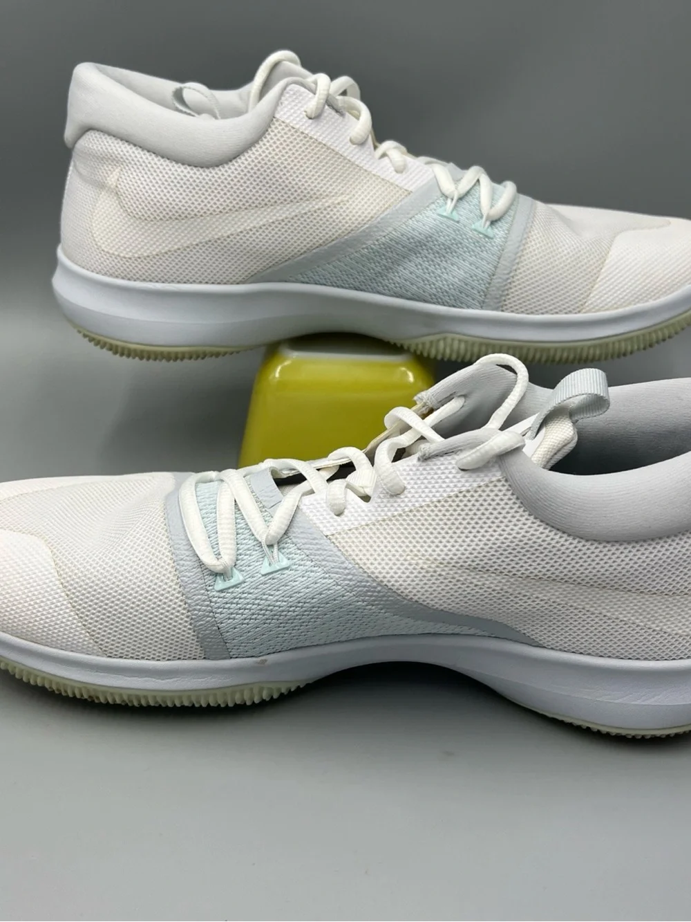 2017 Nike Men's Zoom Assersion Basketball Shoes. Sz 11. 917505-104